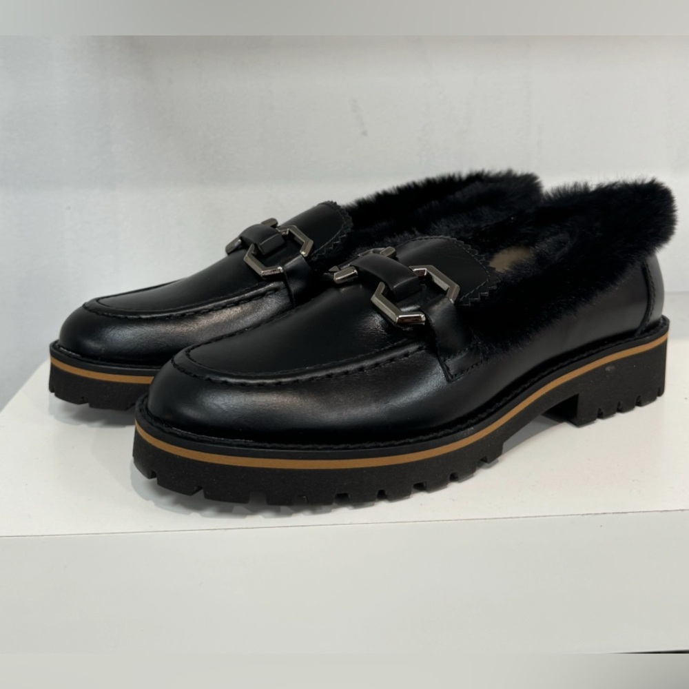 Brand new in box Beberlis Black Fur Trim Loafer